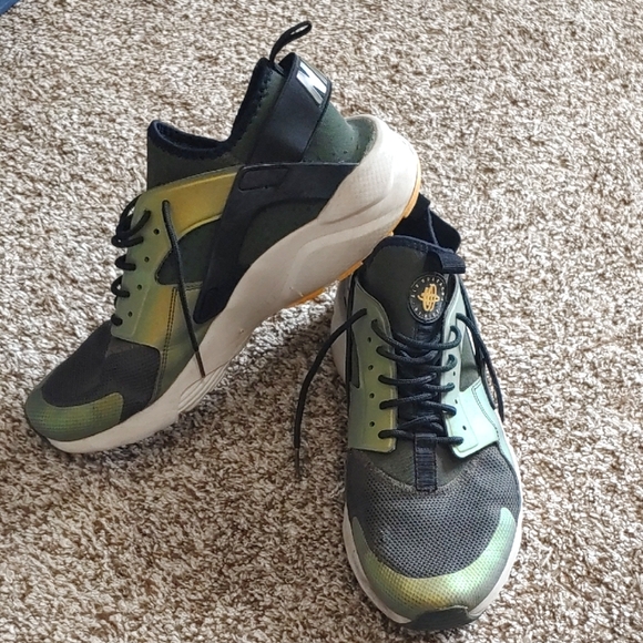 Nike Air Huarache Run Ultra SE Shoes Men's Size Green